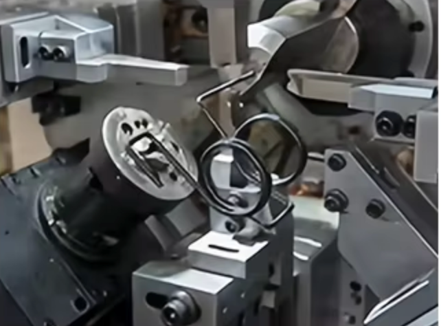 工厂设备 / Factory Equipment